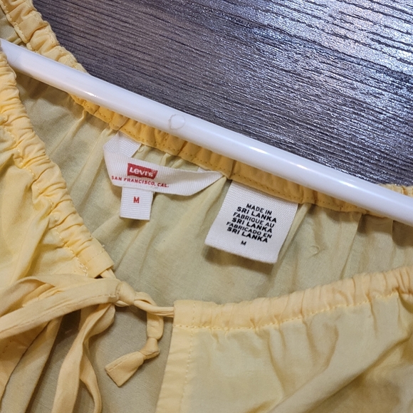 Levis puff sleeve cotton blouse -Size medium - Picture 8 of 11